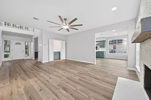8010 Ashley Cir Dr N, Houston, TX 77071 - Photo 4