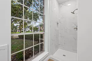 8010 Ashley Cir Dr N, Houston, TX 77071 - Photo 16