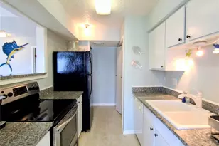 500 Tiki Dr, Tiki Island, TX 77554 - Photo 8