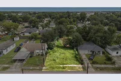 821 Neyland Street, Houston, TX 77022 - Photo 4