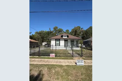 8407 Carolwood Drive, Houston, TX 77028 - Photo 2