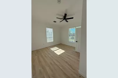 8407 Carolwood Drive, Houston, TX 77028 - Photo 8