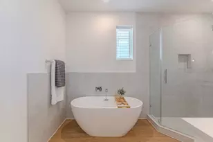7613 Victory Reserve St, Houston, TX 77088 - Photo 14