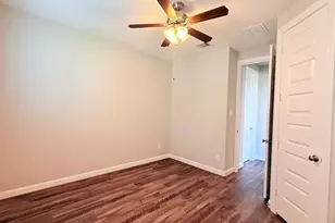 4426 Tumbling Leaf Ct, Sugar Land, TX 77479 - Photo 4