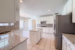 2854 Everett Dr, Friendswood, TX 77546 - Photo 2