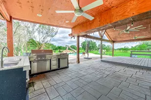 1095 County Rd 423, Alvin, TX 77511 - Photo 26