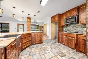 1095 County Rd 423, Alvin, TX 77511 - Photo 12