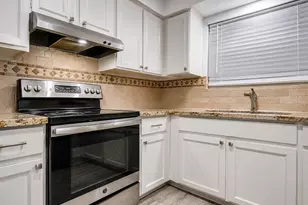 778 Thicket Ln, Houston, TX 77079 - Photo 10