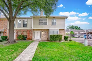 778 Thicket Ln, Houston, TX 77079 - Photo 2