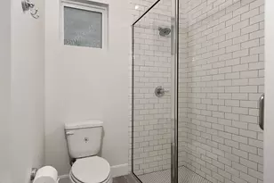 2427 W 11th St, Houston, TX 77008 - Photo 8