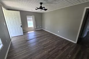 1523 N Avenue F, Freeport, TX 77541 - Photo 4