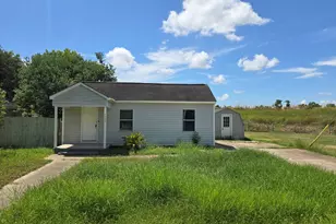 1523 N Avenue F, Freeport, TX 77541 - Photo 2
