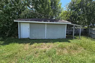 1523 N Avenue F, Freeport, TX 77541 - Photo 22