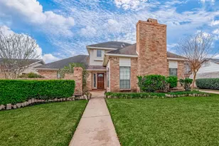 2906 Arrowhead Dr, Sugar Land, TX 77479 - Photo 2
