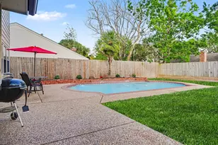 15914 Dunmoor Dr, Houston, TX 77059 - Photo 26