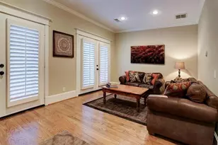 916 Lawrence St, Houston, TX 77008 - Photo 12