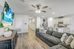 25300 Carnation Ct, Montgomery, TX 77316 - Photo 2