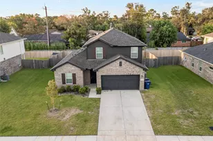416 Magnolia St, Richwood, TX 77531 - Photo 1