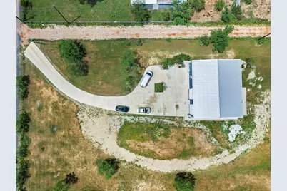 225 Buttercup Lane, Floresville, TX 78114 - Photo 32