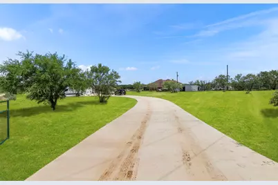 225 Buttercup Lane, Floresville, TX 78114 - Photo 28