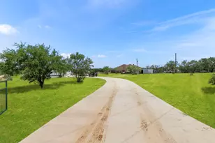 225 Butter Cup Ln, Floresville, TX 78114 - Photo 28