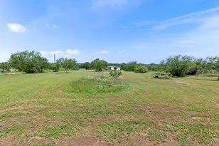 225 Butter Cup Ln, Floresville, TX 78114 - Photo 36