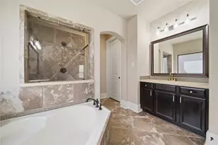 9707 Lauren Briar Ln, Humble, TX 77396 - Photo 14