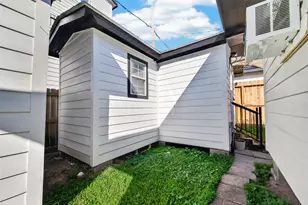 510 Dell Ct, Houston, TX 77009 - Photo 12