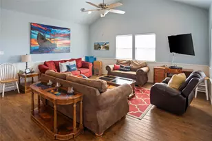 948 Kahla Dr, Crystal Beach, TX 77650 - Photo 18