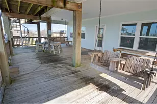 948 Kahla Dr, Crystal Beach, TX 77650 - Photo 6