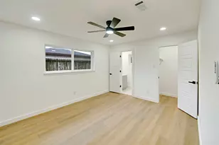 12930 Segrest Dr, Houston, TX 77047 - Photo 6