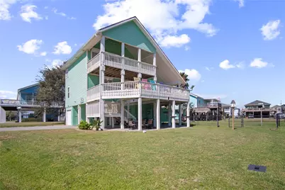 962 Raymond, Crystal Beach, TX 77650 - Photo 42