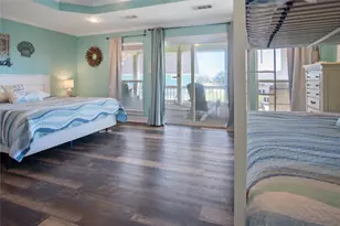 962 Raymond, Crystal Beach, TX 77650 - Photo 18