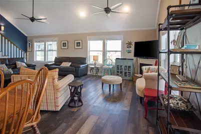 962 Raymond, Crystal Beach, TX 77650 - Photo 6