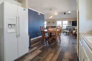 962 Raymond, Crystal Beach, TX 77650 - Photo 10