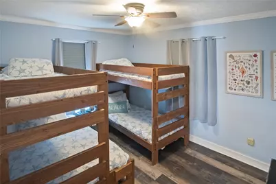 962 Raymond, Crystal Beach, TX 77650 - Photo 12