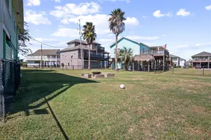 962 Raymond, Crystal Beach, TX 77650 - Photo 44