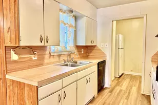 3966 Broadmoor Dr, Beaumont, TX 77707 - Photo 6