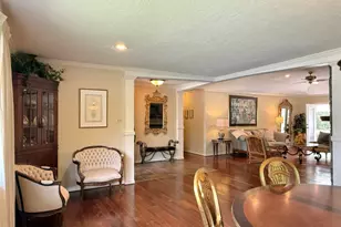 129 Circle Dr, Cleveland, TX 77327 - Photo 6