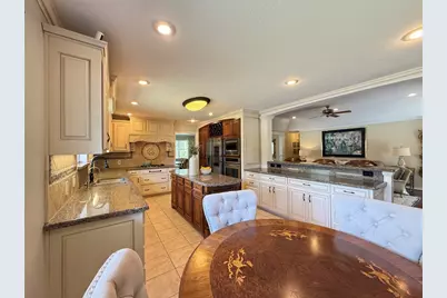 129 Circle Dr, Cleveland, TX 77327 - Photo 12