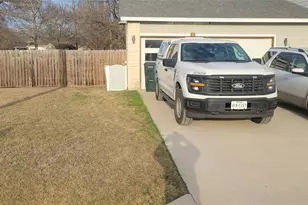 134 Naalehu Ct, Bastrop, TX 78602 - Photo 2