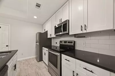 4302 Hirsch Road #B, Houston, TX 77026 - Photo 6
