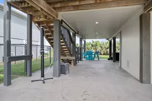 2709 Foster Dr, Crystal Beach, TX 77650 - Photo 6