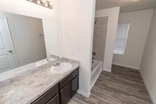 12051 Munich Dr, Houston, TX 77044 - Photo 8