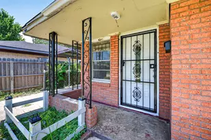 5934 Belmark St, Houston, TX 77033 - Photo 4