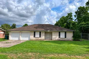 2214 Boss St, La Marque, TX 77568 - Photo 1