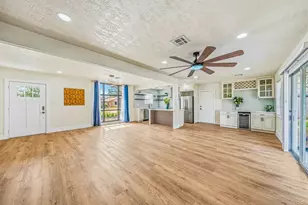 10042 Lazy Oaks St, Houston, TX 77080 - Photo 12