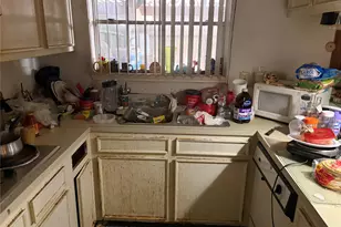 10177 Beekman Pl Dr, Houston, TX 77043 - Photo 2
