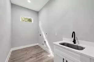 4517 Larch Ln, Bellaire, TX 77401 - Photo 34