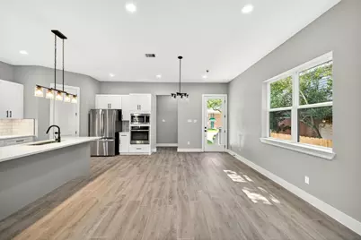 4517 Larch Lane, Bellaire, TX 77401 - Photo 8